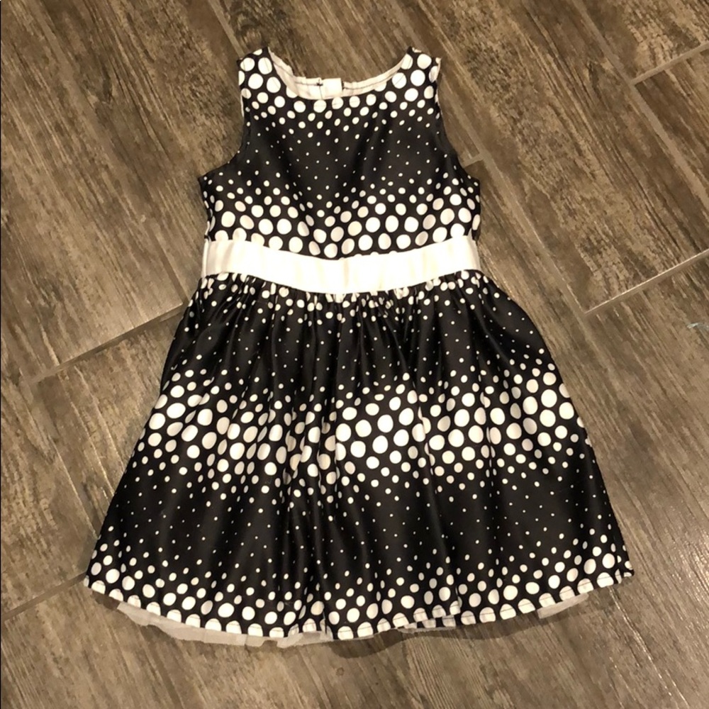 Little Girls Dress 🖤 🤍